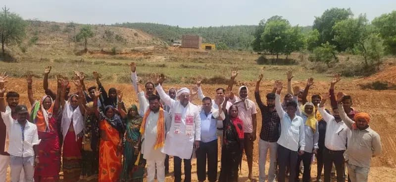 Sonbhadra News: नहर निर्माण को लेकर किसानों में नाराजगी, आंदोलन की चेतावनी.