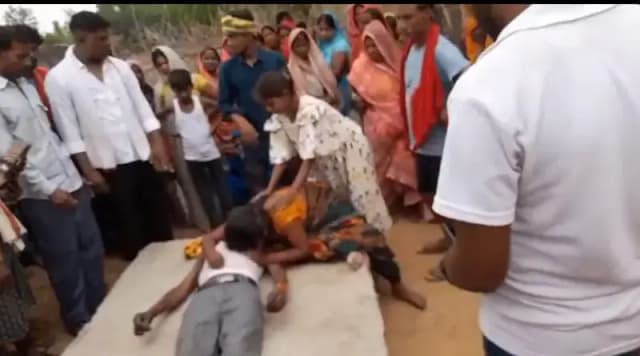Sonbhadra News: बहन की शादी से पहले घर में मातम, भाई ने फांसी लगाकर दी जान.