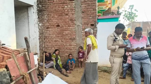 Chandauli News: फंदे से लटकता मिला युवक का शव, जांच में जुटी पुलिस.
