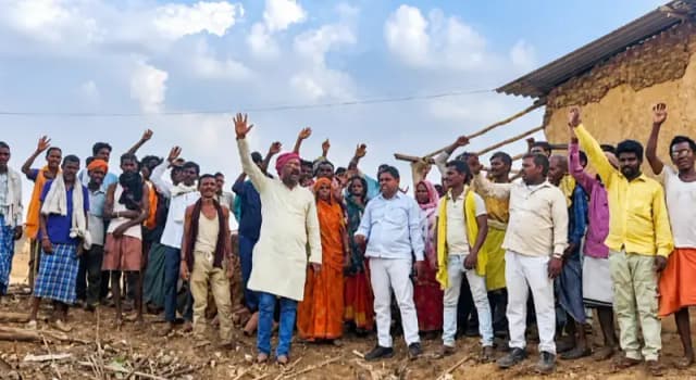 Sonbhadra News: जल, जंगल और जमीन की रक्षा को लेकर आदिवासी परिवारों का हुंकार, अधिकार बचाने का लिया संकल्प.
