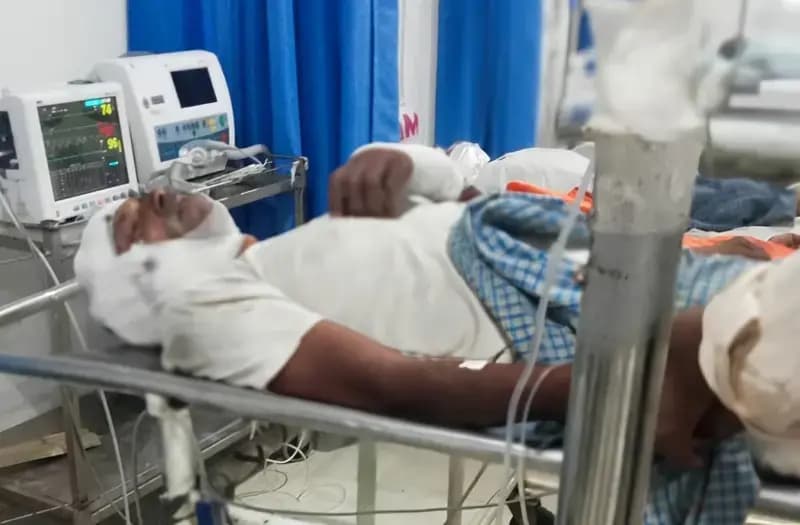 Chandauli News: मॉर्निंग वॉक पर निकले अधेड़ को बाइक ने मारी टक्कर, जिला अस्पताल रेफर.
