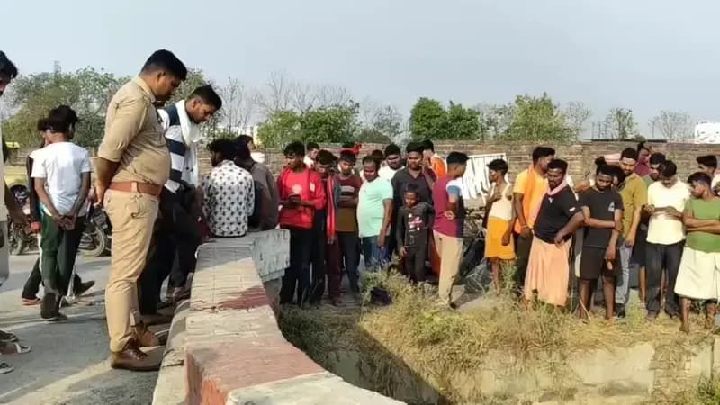 Chandauli News: गंगा नहर पुलिया पर पहले काटा युवक का गला, फिर नहर में फेक कर बदमाश हुए फरार.
