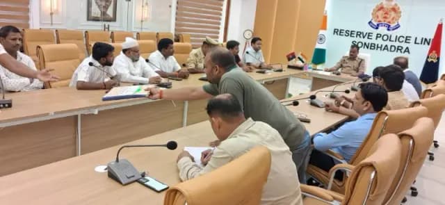 Sonbhadra News: व्यापार सुरक्षा प्रकोष्ठ की बैठक में व्यापारियों ने रखे सुरक्षा और यातायात सुधार के सुझाव.