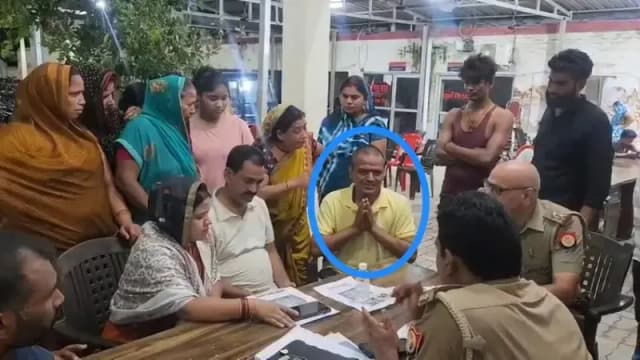 Chandauli News: महिलाओं पर अभद्र टिप्पणी से बवाल, थाने पहुंचीं सभासद समेत दर्जनों महिलाएं, आरोपी ने मांगी सार्वजनिक माफी.
