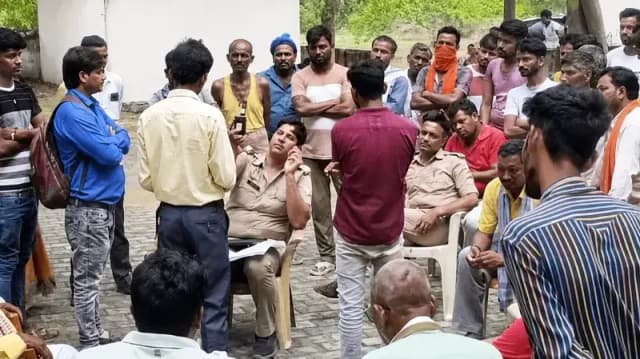 Sonbhadra News: लॉलीपॉप का लालच देकर छात्राओं से अशोभनीय हरकत का आरोप, शिक्षक गिरफ्तार, POCSO में भेजा गया जेल.
