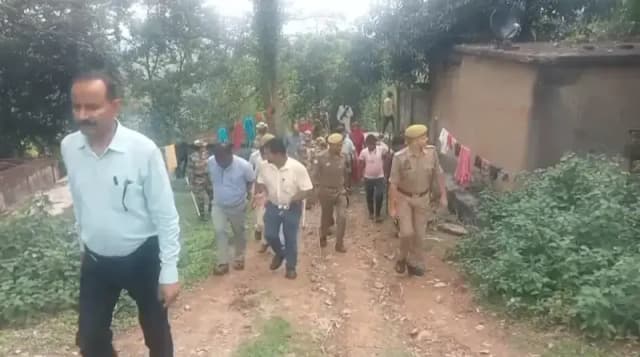 Sonbhadra News: पिपरी जल विद्युत कॉलोनी में बेदखली की कार्रवाई तेज, अंतिम नोटिस मिलते ही मचा हड़कंप.