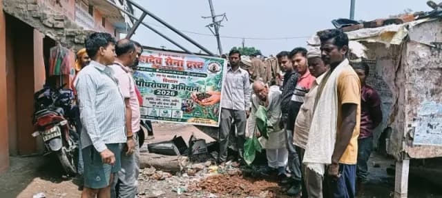 Sonbhadra News: महादेव सेना ट्रस्ट के तत्वावधान में चला पौधारोपण अभियान, सैकड़ों पौधे लगाए.