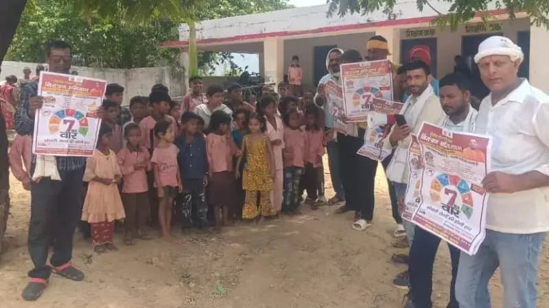 Sonbhadra News: संचारी व दस्तक अभियान तेज, जनपद में साफ-सफाई और रोगियों के चिन्हीकरण पर जोर.