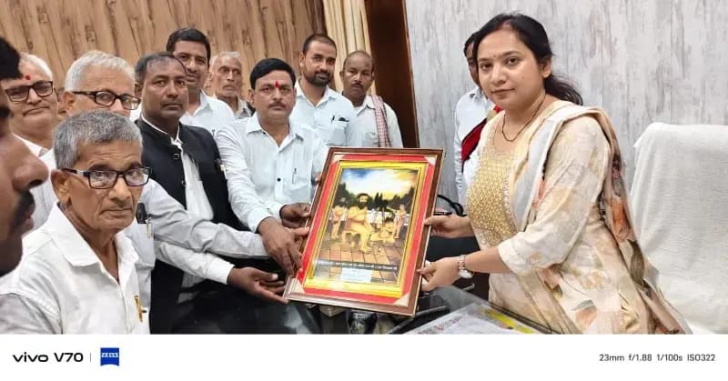 Chandauli News: नवागत एसडीएम आकांक्षा सिंह से मिले अधिवक्ता, बार-बेंच समन्वय और त्वरित न्याय का दिलाया भरोसा.
