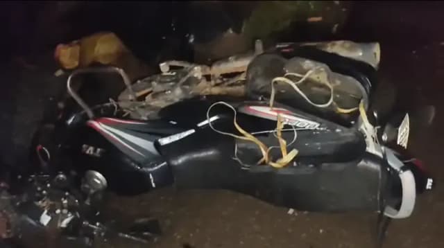 Sonbhadra News: सड़क किनारे खड़ी ट्रक बनी काल, बाइक सवार युवक की दर्दनाक मौत.