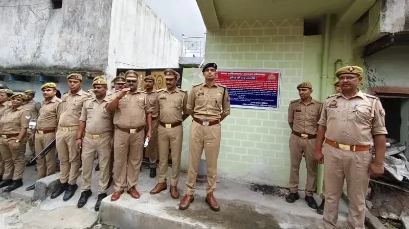 Sonbhadra News: हेरोइन तस्कर की ₹15.72 लाख की संपत्ति फ्रीज, सोनभद्र पुलिस की बड़ी कार्रवाई.
