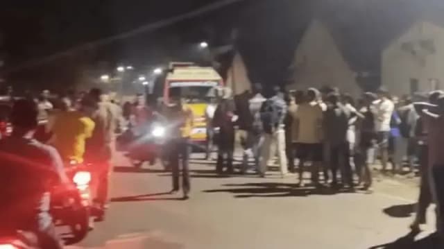 Sonbhadra News: हिंडालको आवासीय परिसर में नवविवाहिता का संदिग्ध परिस्थिति में फांसी से लटकता मिला शव, मचा कोहराम.