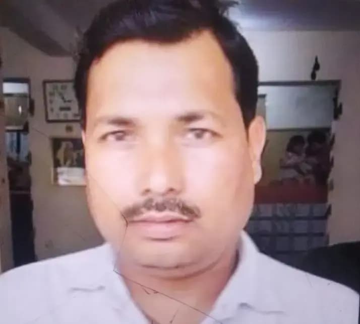 Chandauli News: धान की रोपाई की तैयारी के बीच किसान की करंट लगने से मौत, मचा कोहराम. 
