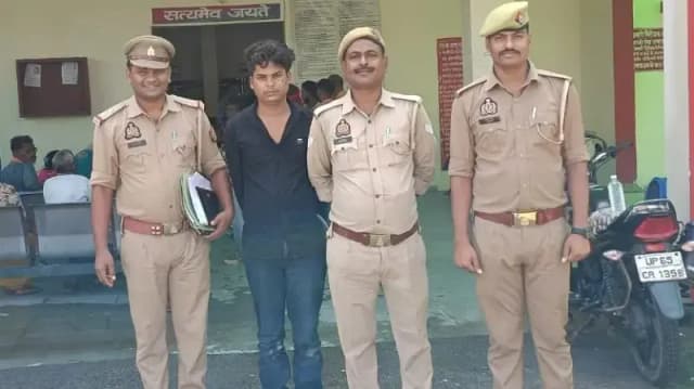 Sonbhadra News: ओबरा पुलिस ने चोरी का किया सफल अनावरण, नकदी, चांदी की पायल व दस्तावेज बरामद, आरोपी गिरफ्तार.