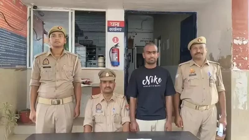 Chandauli News: नाबालिग को शादी का झांसा देकर भगाने का आरोपी गिरफ्तार, किशोरी सकुशल बरामद.
