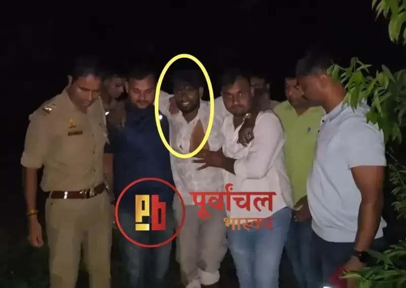 Chandauli News: पुलिस मुठभेड़ में ₹25 हजार इनामी बदमाश गिरफ्तार, साथी भी दबोचा गया.

