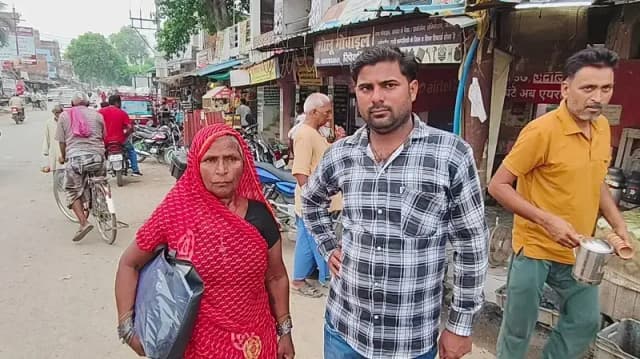 Chandauli News: चहनियां में ठगों का आतंक, झांसा देकर वृद्धा के कान के कर्णफूल उड़ाए, एक सप्ताह में दूसरी वारदात.
