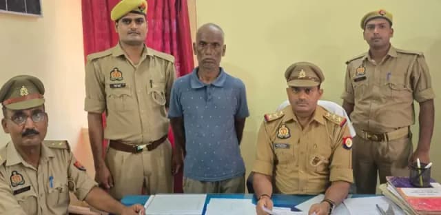 Sonbhadra News: ₹25 हजार का इनामी गौ-तस्कर गिरफ्तार, पुलिस मुठभेड़ के बाद से चल रहा था फरार.