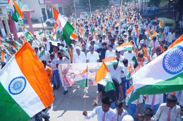 Chandauli News:तिरंगा यात्रा में गूंजा भारत माता का जयघोष, तिरंगा यात्रा से दिया एकता-अखंडता का संदेश.

