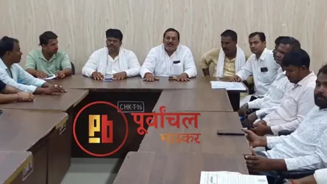 Chandauli News: जीराम जी का काम बंद होने पर प्रधानों का फूटा गुस्सा, बीडीओ के खिलाफ जिला मुख्यालय पर आंदोलन की चेतावनी.
