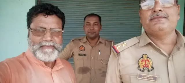 Chandauli News:भाकपा माले नेता को पुलिस ने घर में किया नजरबंद, आवास पर ही किया सत्याग्रह.