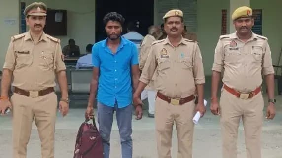 Sonbhadra News: ओबरा में गांजा तस्करी का खुलासा, नकदी समेत आरोपी पुलिस के हत्थे चढ़ा.