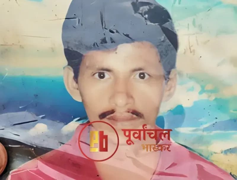 Chandauli News: तेज रफ्तार ट्रैक्टर की चपेट में आने से मजदूर की दर्दनाक मौत, चालक की तलाश में जुटी पुलिस.
