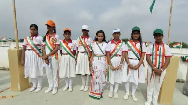 Chandauli News : ज्ञानदीप कान्वेंट स्कूल में धूमधाम से मना स्वतंत्रता दिवस, बच्चों ने पेश किए देशभक्ति कार्यक्रम.
