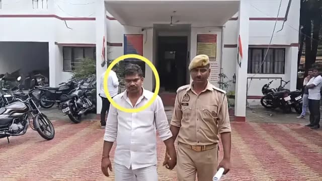 Chandauli News: गोवध के मुकदमे में 50 हजार का इनामी वाहन स्वामी दिल्ली से गिरफ्तार.
