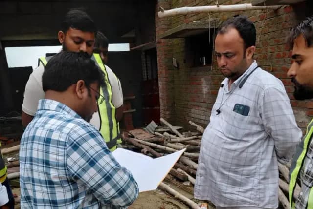 Chandauli News : बीएसए ने चेताया मॉडल कम्पोजिट विद्यालय के निर्माण में गुणवत्ता से समझौता नहीं.
