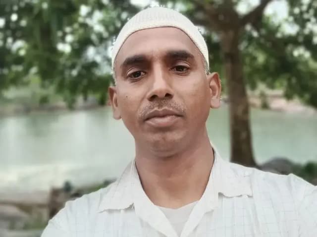 Chandauli News: बाइक की टक्कर से घायल व्यक्ति की इलाज के दौरान मौत, दो बच्चों के सिर से उठा पिता का साया.
