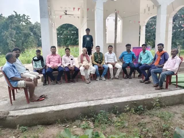Sonbhadra News: सहगोड़ा में दुर्गा पूजा और रामलीला समिति का गठन, भोले शुक्ला बने अध्यक्ष.