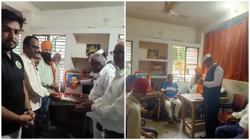 Sonbhadra News: पंडित दीनदयाल उपाध्याय जयंती पर काव्य संध्या, देशभक्ति और हास्य-व्यंग्य से सजी शाम.
