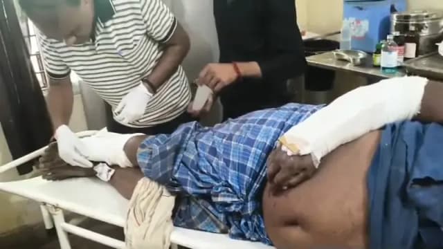 Chandauli News: जमीन विवाद में धारदार हथियार से हमला, ग्रामीण का पैर बुरी तरह कटा; हालत गंभीर.
