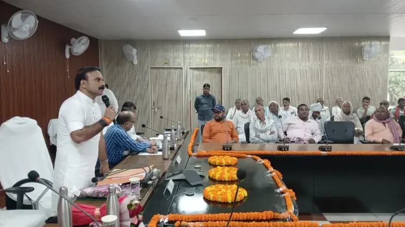 Chandauli News : 10,701 किसानों को मिला 4.31 करोड़ का अनुदान, विधायक सुशील सिंह ने किया वितरण.
