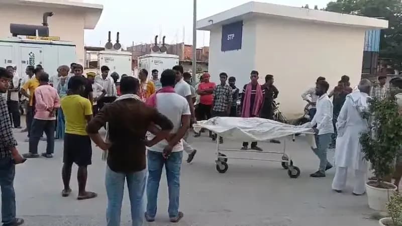Chandauli News : ओवरब्रिज पर अज्ञात वाहन की टक्कर से 17 वर्षीय किशोर की मौत, चचेरा भाई गंभीर.
