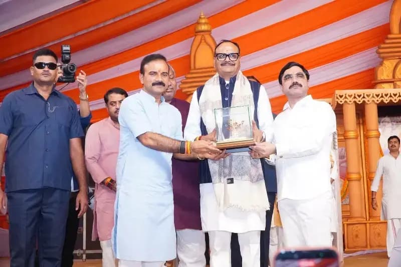 Chandauli News: रामकथा में पहुंचे डिप्टी सीएम ब्रजेश पाठक, एमएलसी की 11 सीटों पर जीत का दावा, अखिलेश यादव पर साधा निशाना.
