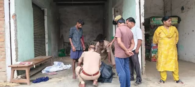 Chandauli News: चहनियां बाजार में महिला का शव मिलने से सनसनी, पोस्टमार्टम रिपोर्ट से खुलेगा मौत का राज.

