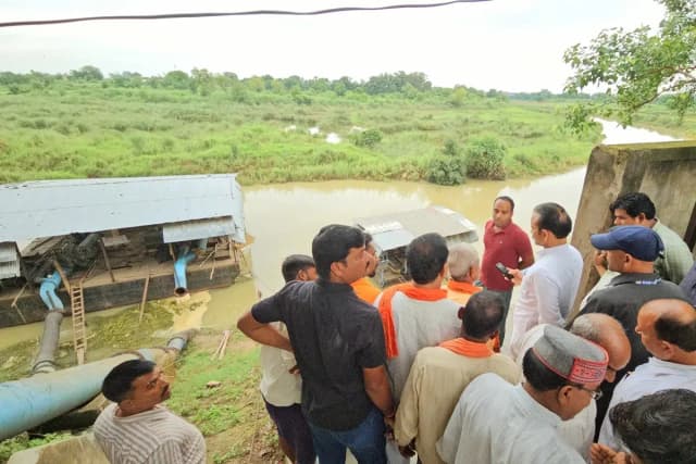 Chandauli News: सुशील सिंह ने चार पंप कैनालों का किया निरीक्षण, पूरी क्षमता से पंप कैनाल चलाने का दिया निर्देश.