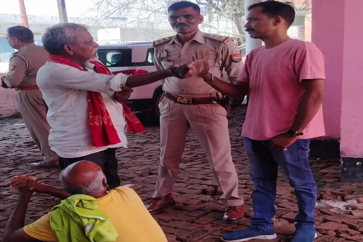 Chandauli News: विधायक सुशील सिंह ने पीड़ित परिवार को दिया हर संभव मदद का भरोसा.
