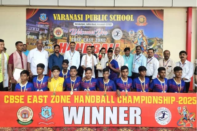 Chandauli News: सीबीएसई हैंडबॉल टूर्नामेंट में जेएस पब्लिक स्कूल ने बालक वर्ग अंडर-14 और अंडर-17 में जीता गोल्ड मेडल.