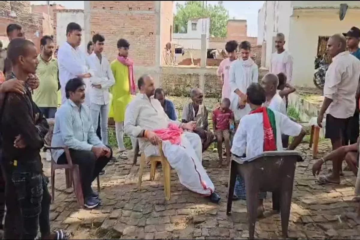 Chandauli News: मनोज सिंह डब्ल्यू की चेतावनी, 10 दिनों में तारों की मरम्मत और परिवार को मुआवजा दे विद्युत विभाग.