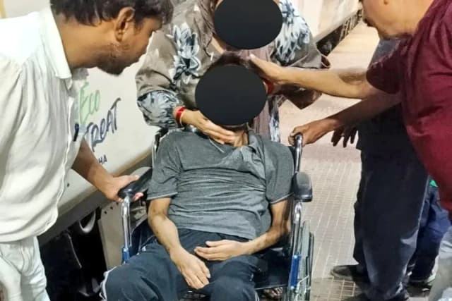Chandauli News: राजधानी एक्सप्रेस में यात्रा के दौरान बिगड़ी यात्री की तबियत, आरपीएफ बनी मददगार. 