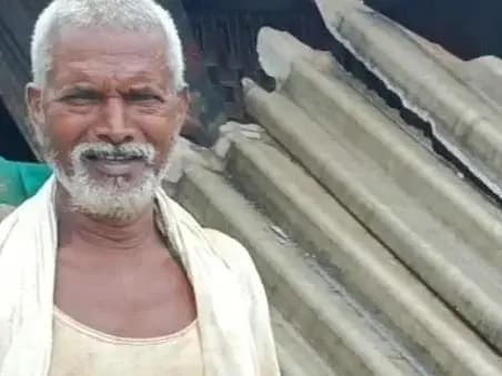 Sonbhadra News: तेज़ बारिश ने बरपाया कहर आधा दर्जन गरीबों का मकान क्षतिग्रस्त.