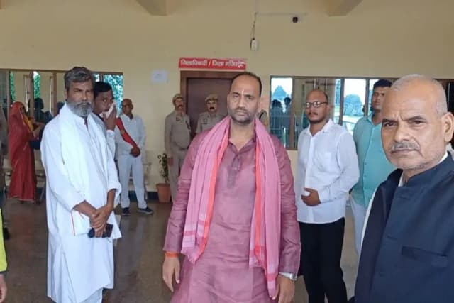 Chandauli News: पूर्व सपा विधायक मनोज सिंह डब्ल्यू ने जताई अपनी हत्या की आशंका.