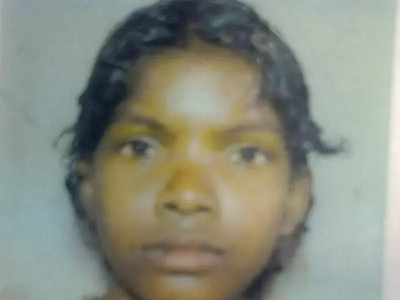 Sonbhadra News: संदिग्ध परिस्थिति में युवती का शव फंदे से लटका मिला, जांच में जुटी पुलिस.