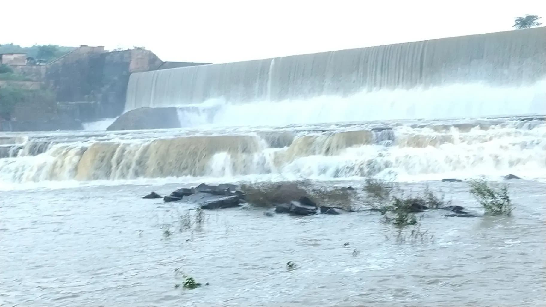 लतीफशाह बाँध