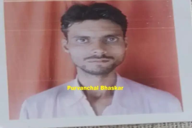 Chandauli News: यूपी बिहार सीमा पर वाहनों को रोक कर जांच कराने के चक्कर चली गयी युवक की जान.