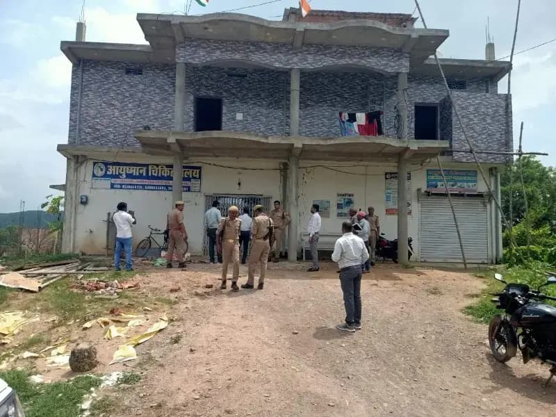 Sonbhadra News: जिलाधिकारी के निर्देश पर प्राइवेट अस्पतालों का निरिक्षण, कई अस्पताल सीज.