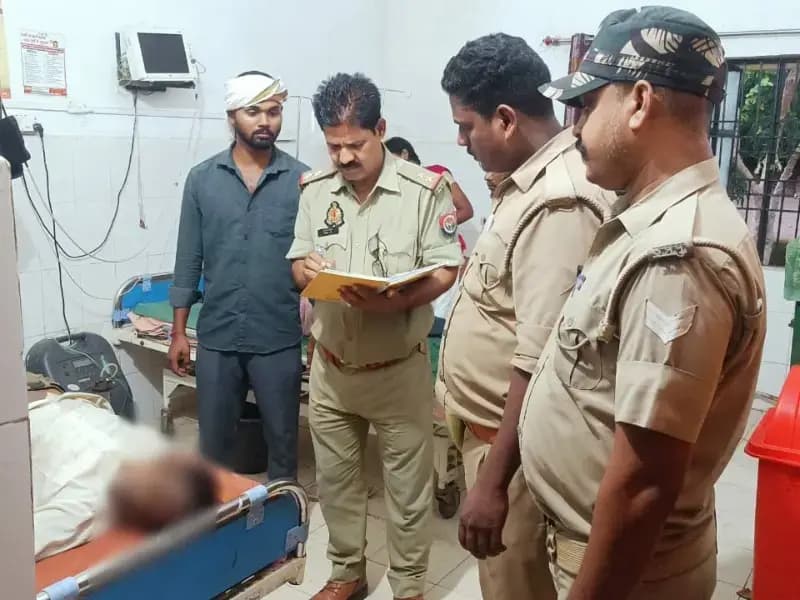 Sonbhadra News: कार और बाइक की आमने-सामने की जोरदार भीड़त, पिता की मौत से परिजनों में मचा कोहराम.